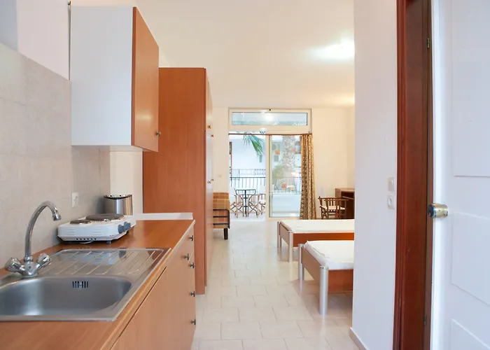 Coliseum Studios & Apartments